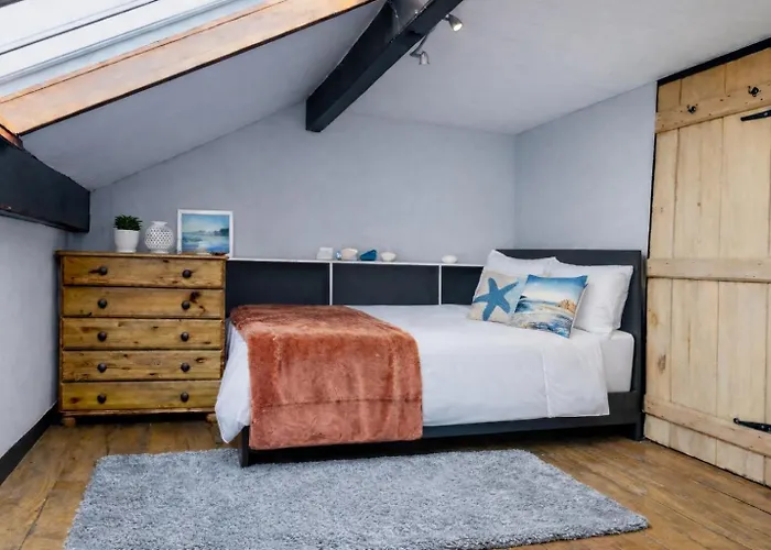 Old Post Office By The Sea Vakantiehuis