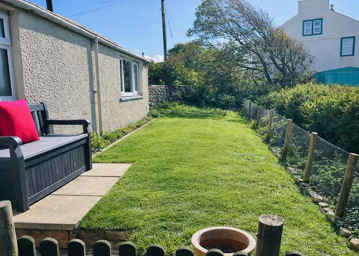 Vakantiehuis Old Post Office By The Sea *